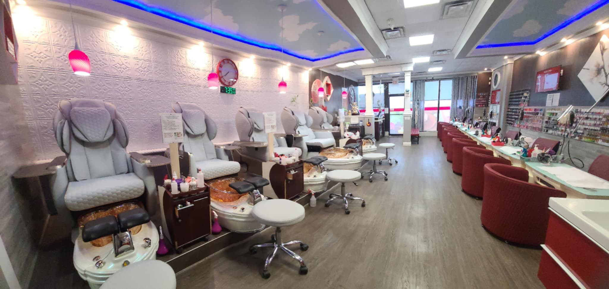 Nail salon image
